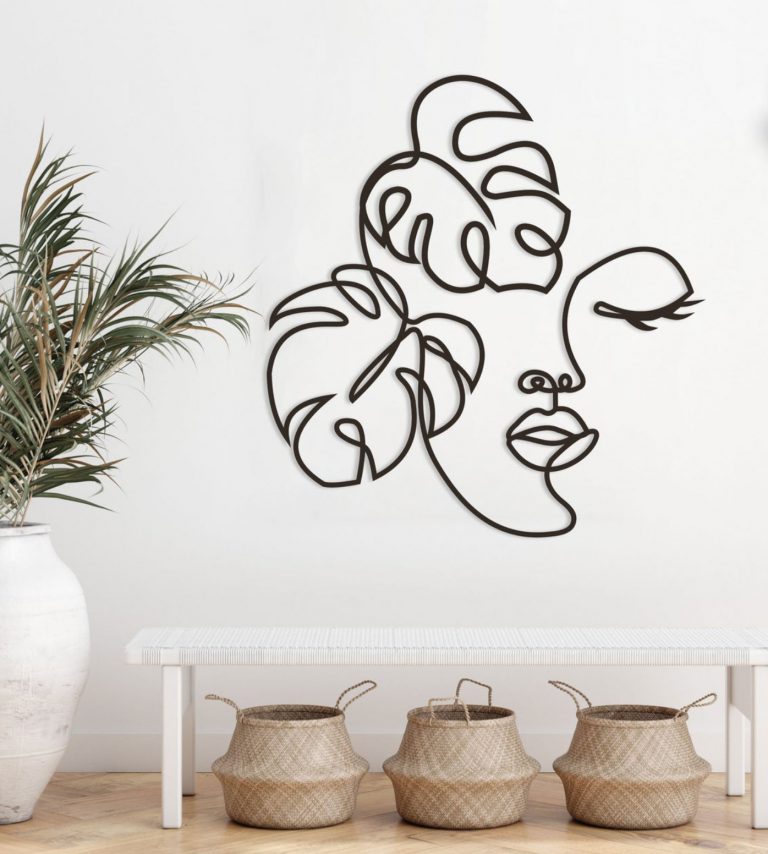 art mural en bois du visage d'une femme avec fleurs