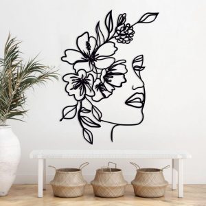 art mural d'une visage d'une femme avec fleurs
