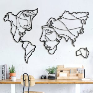 une carte map du monde formé en visage en bois pour accrocher au mur