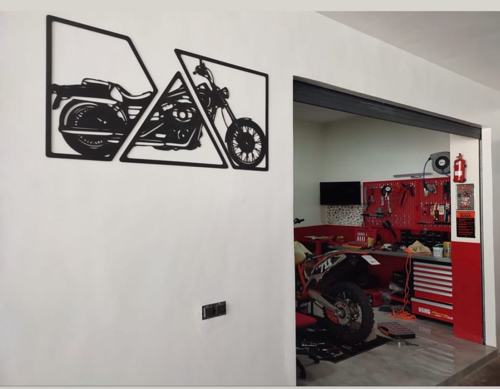 Motorcycle  -bois-
