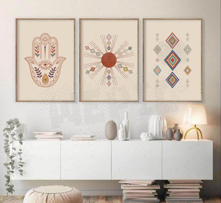 3 tableaux beige avec du décor du khmissa (hamsa)