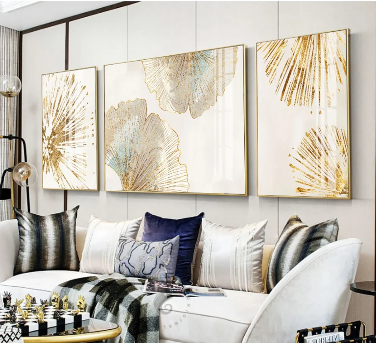 3 tableaux en beige et dorés de fleurs