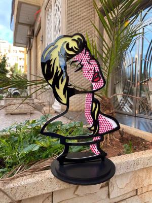 Sculpture murale Pop Art – Femme en Bleu