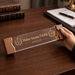 Plaque de bureau personnalisée en bois et plexiglass